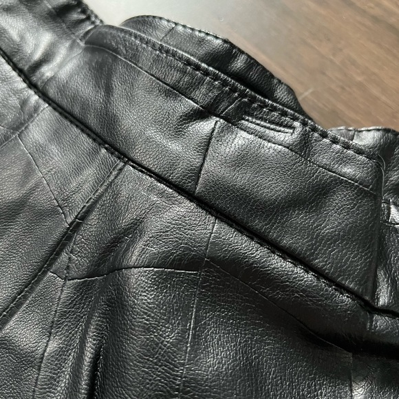 ASOS skater skirt in BLACK leather look - Picture 8 of 16